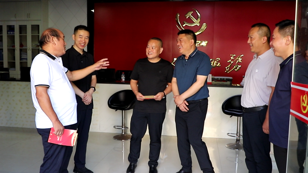 市領(lǐng)導(dǎo)走訪慰問困難退役軍人