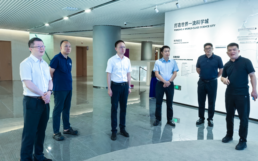 彭子晟帶隊赴深圳理工大學、時代高科考察調(diào)研