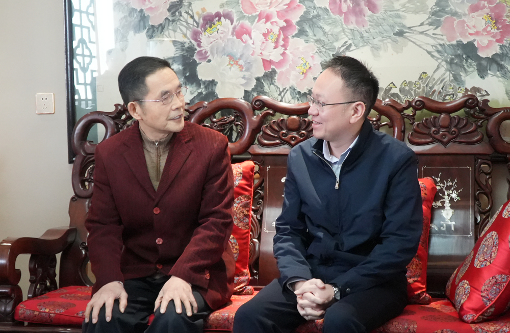 彭子晟开展重阳节走访慰问