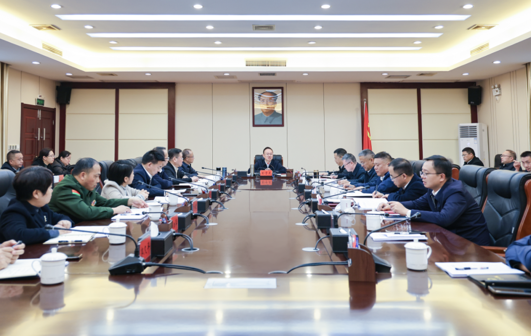 市委理论学习中心组举行2025年第12次集体（扩大）学习