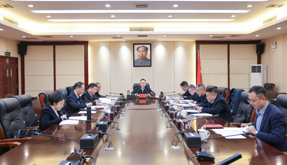 市委理论学习中心组举行2025年第13次学习