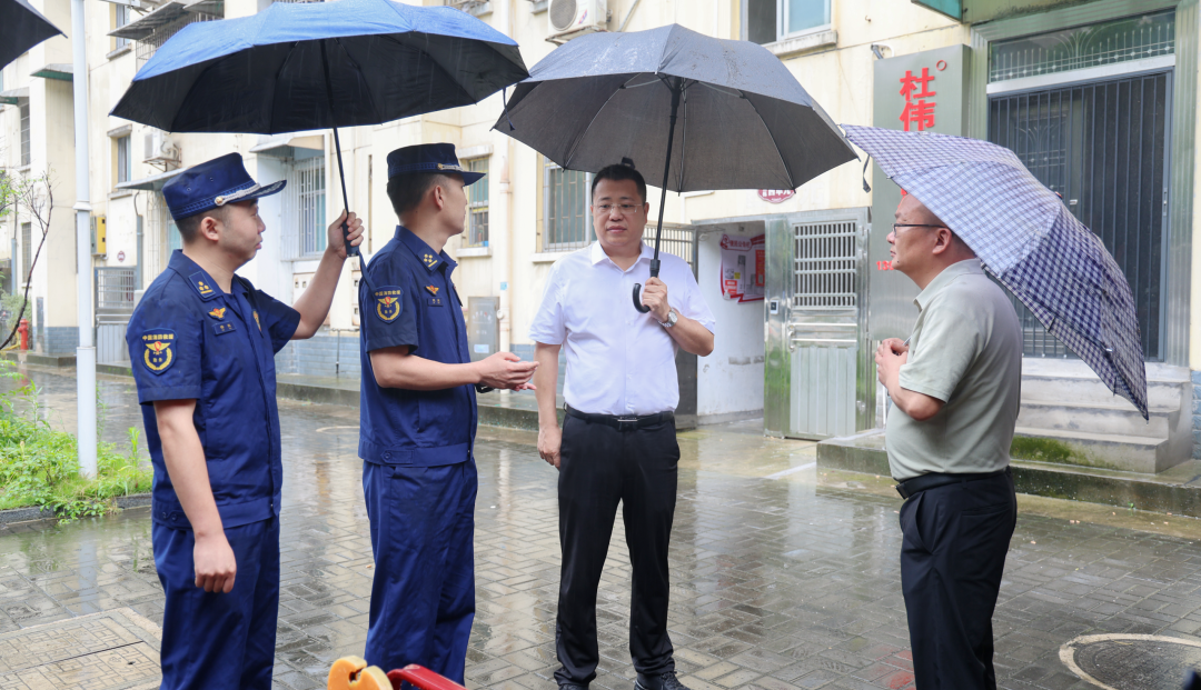 李军林主持召开“九小场所”消防安全工作调度会