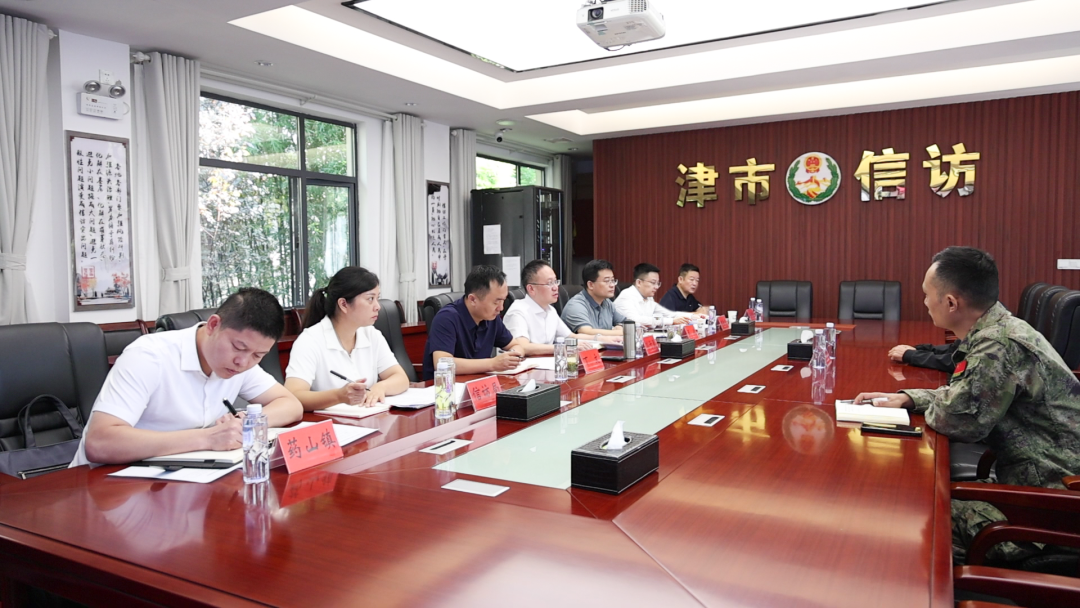 彭子晟接待来访群众